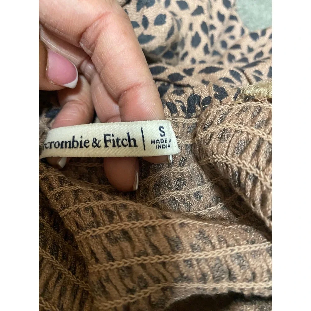 Abercrombie & Fitch measurements pit